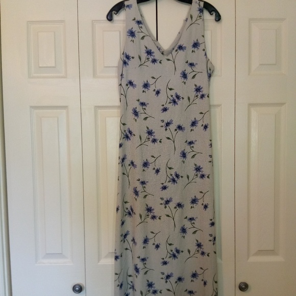 W & S Dresses & Skirts - W & S II Floral Maxi Dress
